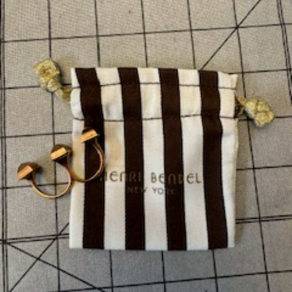 Henri Bendel double ring